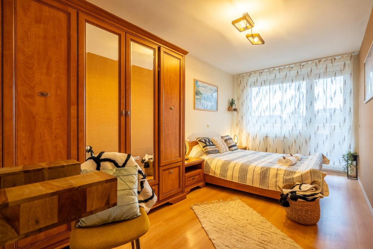 Premium Comfy 2Bdr Apt - Free Parking - Fast Wi-Fi Sofia Exterior photo